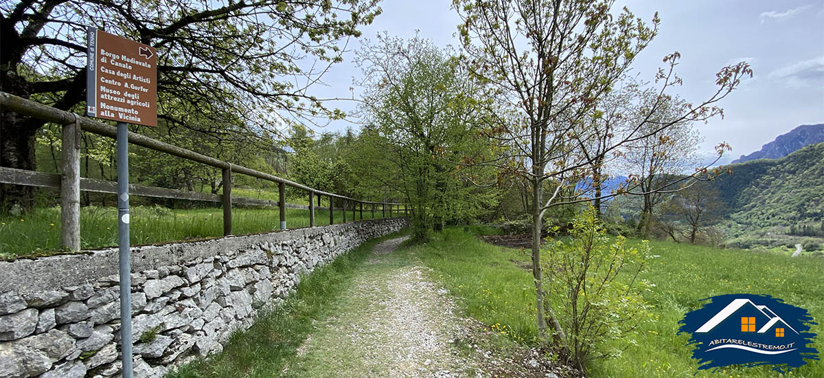 strada poderale verso il Borgo Canale di Tenno