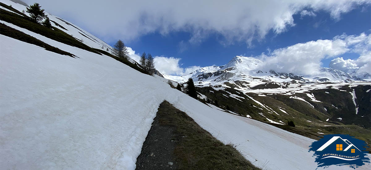 sentiero di salita al Rifugio Mont Fallere