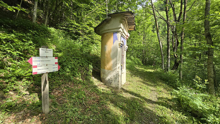 il pilone votivo del Sacro Cuore Mulino - Valle Grana