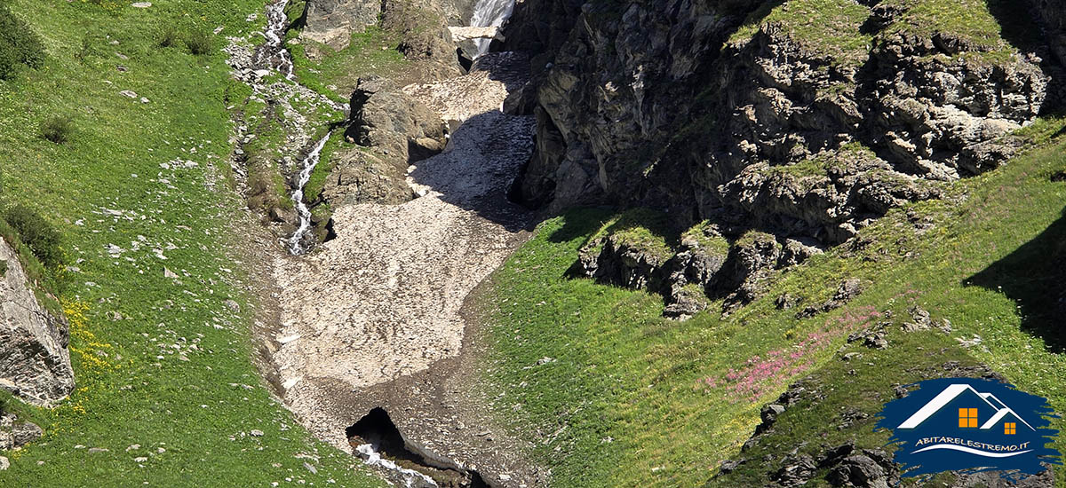 ponte di neve in Valgrisenche