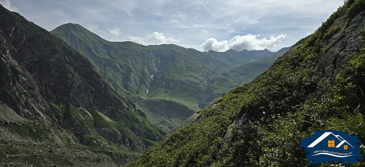 la vista sul versante del Rifugio Elena