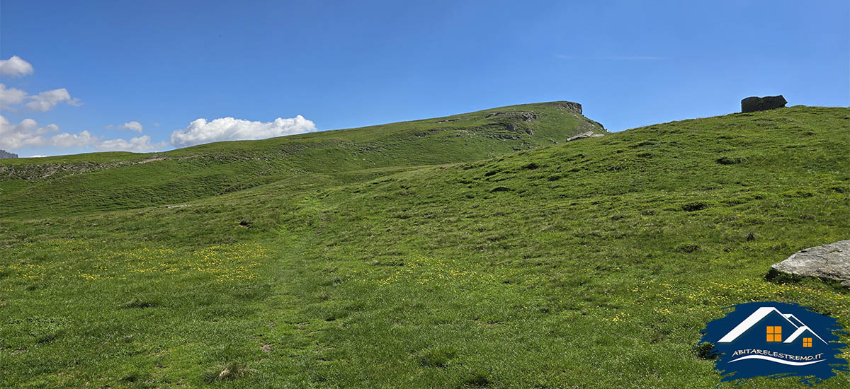 il sentiero che porta verso il Monte Teggiolo