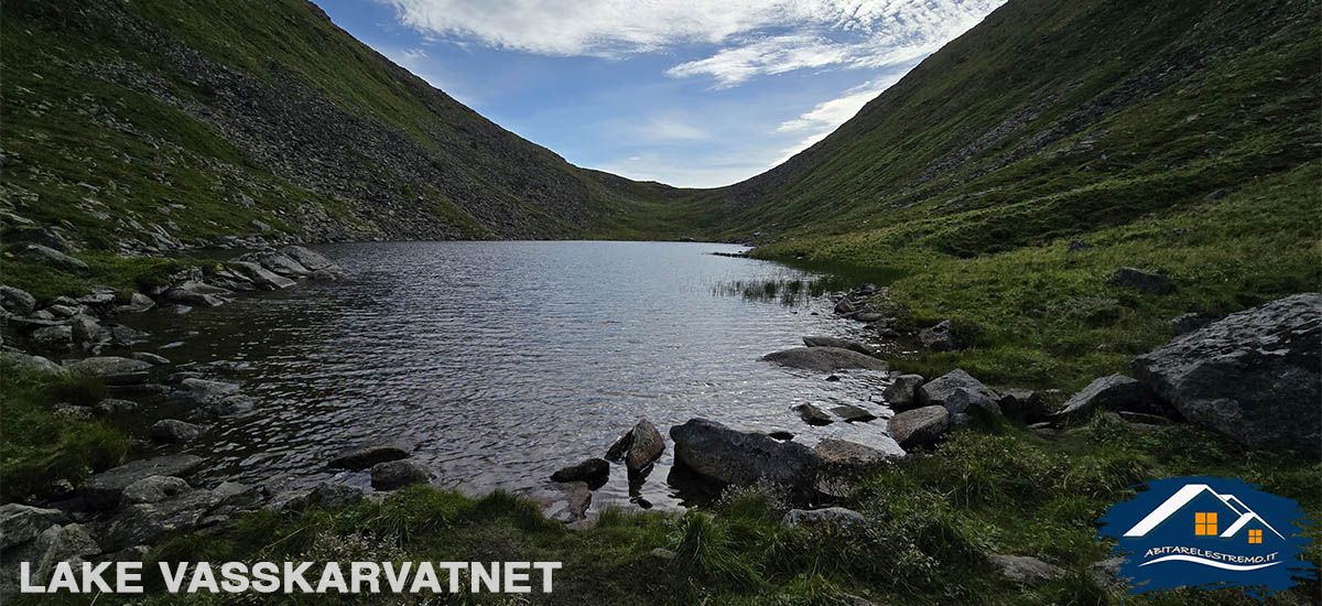 Lake Vasskarvatnet - Lofoten Norvegia