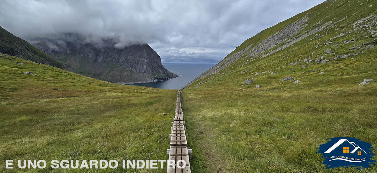 sentiero di salita verso il Monte Ryten