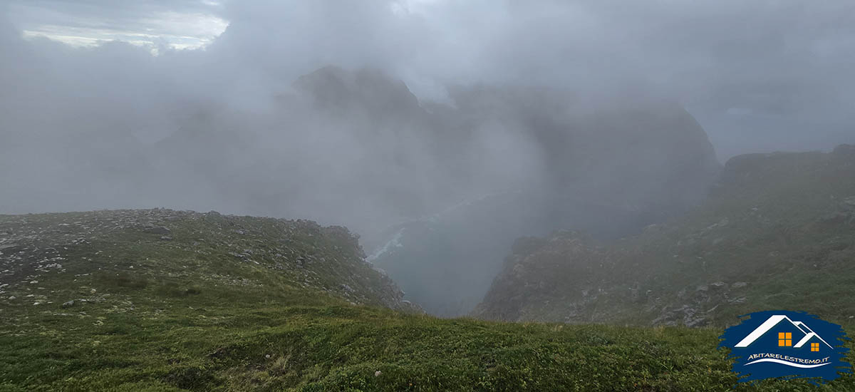 uno sguardo sul panorama dal Monte Ryten