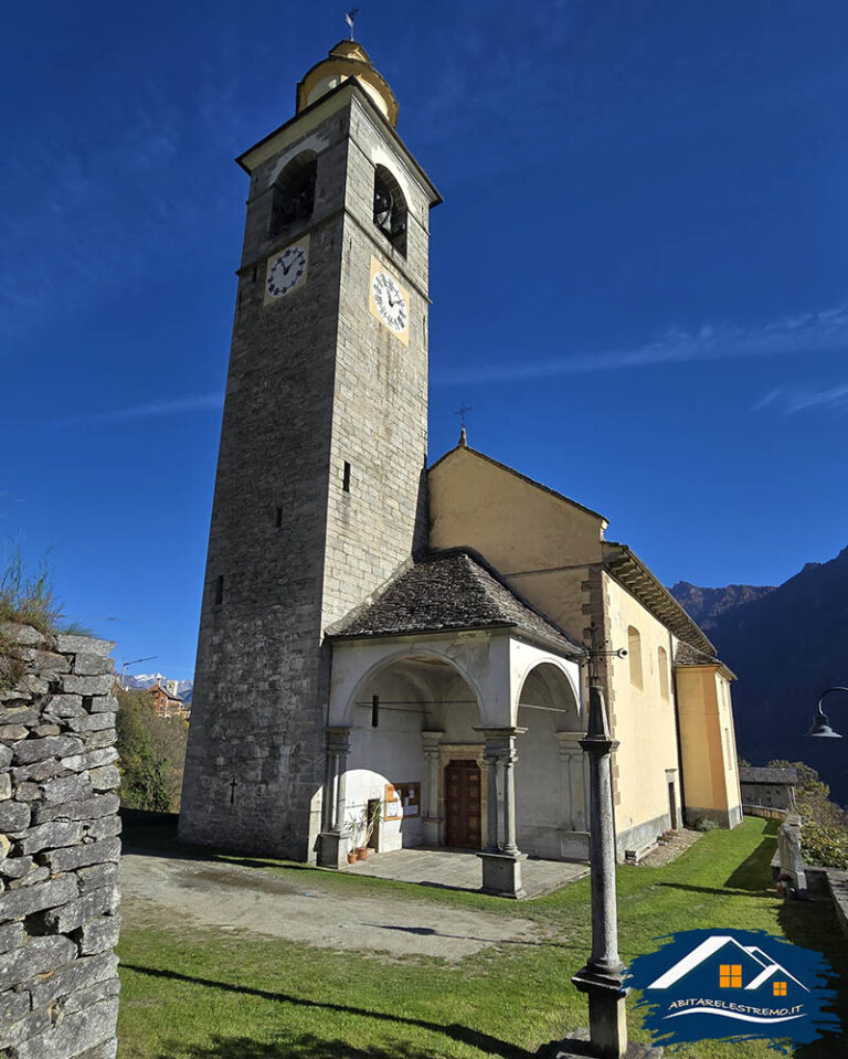 il campanile della Chiesa di Mozzio